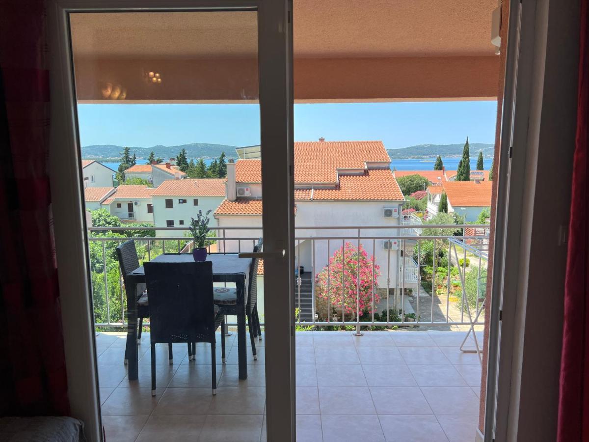 Apartmani Roje Sveti Filip I Jakov Exterior photo