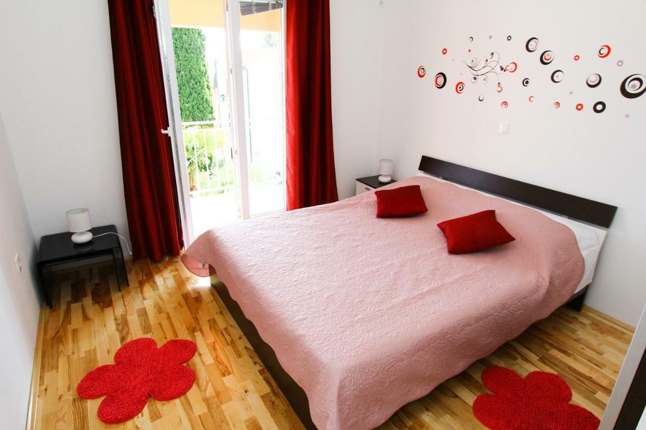 Apartmani Roje Sveti Filip I Jakov Exterior photo